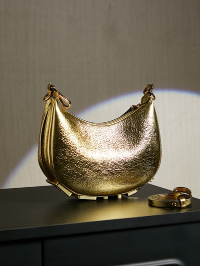 フェンディバッグ側面デザイン